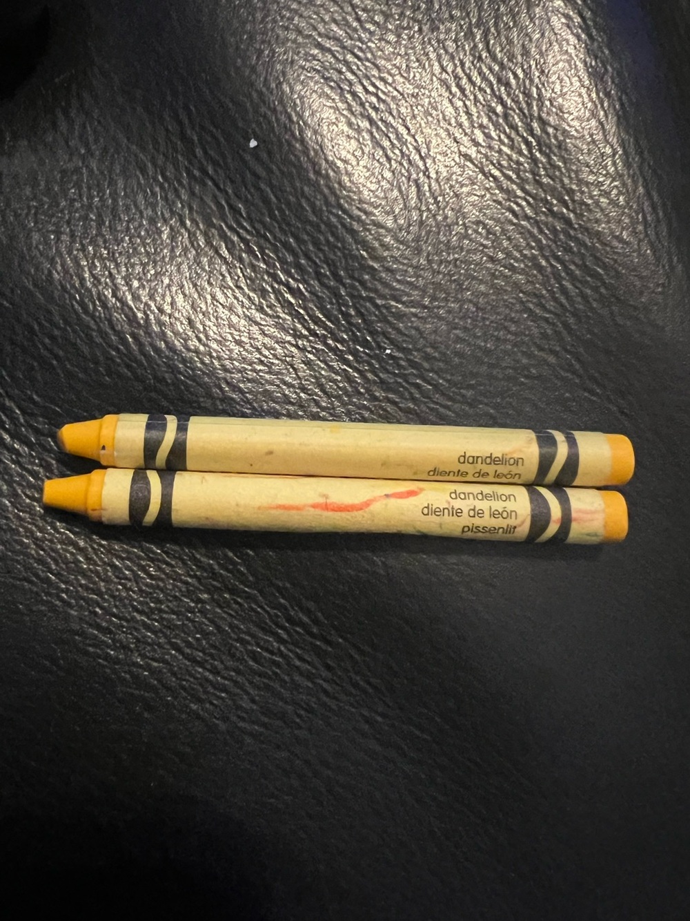 Crayola Dandelion Yellow Crayons - Set of 2
